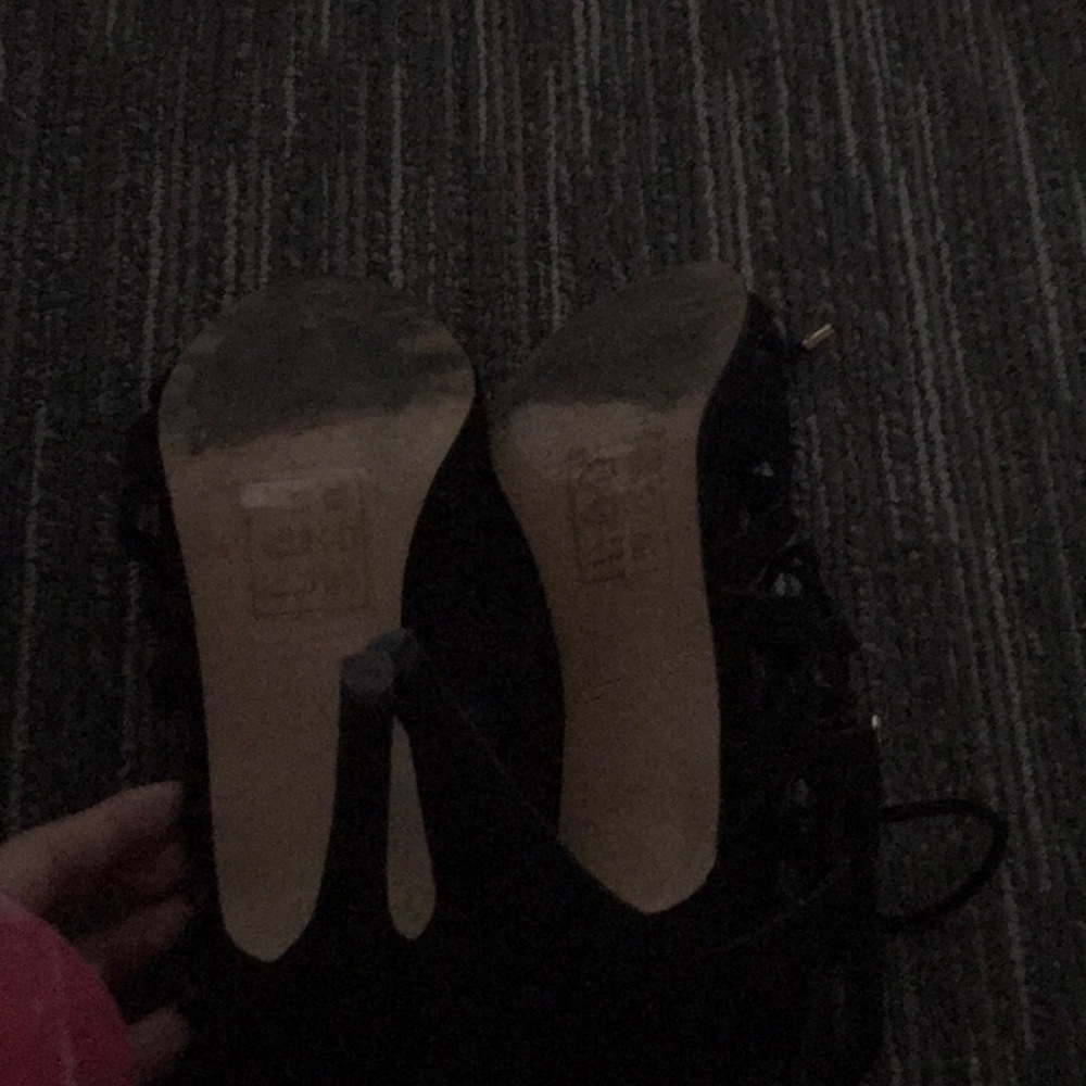 High heels - Picture 3 of 3